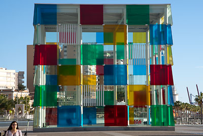 Foto von "El Cubo" über dem Centre Pompidou Málaga